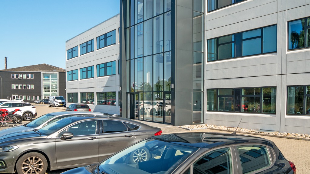 Lyse kontorlejemål med naturligt lysindfald